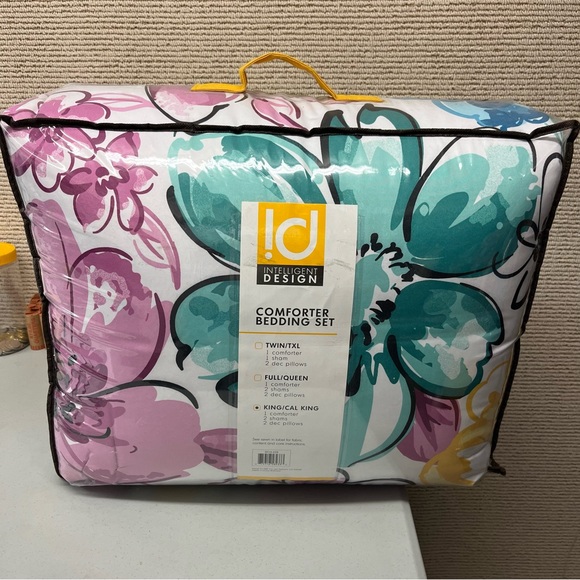 Intelligent Design Comforter & Bedding Set - Picture 4 of 7